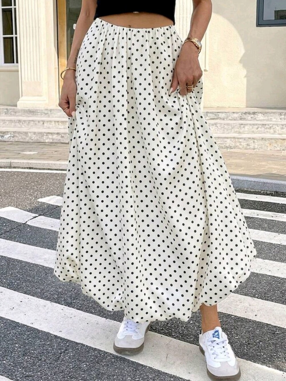 Women's Casual Elegant Low-Waist Ruched Skirt, Polka Dot Print - Picture 4 of 6
